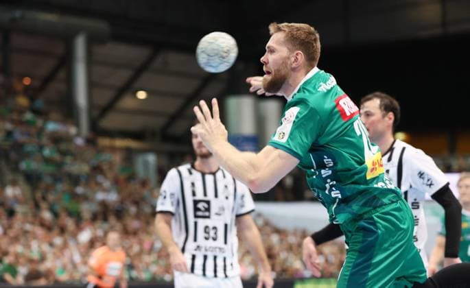 Leipzig, 21.09.2025, Arena Leipzig, Handball, Bundesliga, 5.Spieltag , SC DHfK Leipzig vs. THW Kiel , Im Bild; William Bogojevic (20, Leipzig). , Nur zur redaktionellen Nutzung. Only editorial use. , DHB HBL regulations prohibit any use of photographs as image sequences and or quasi-video. ,
