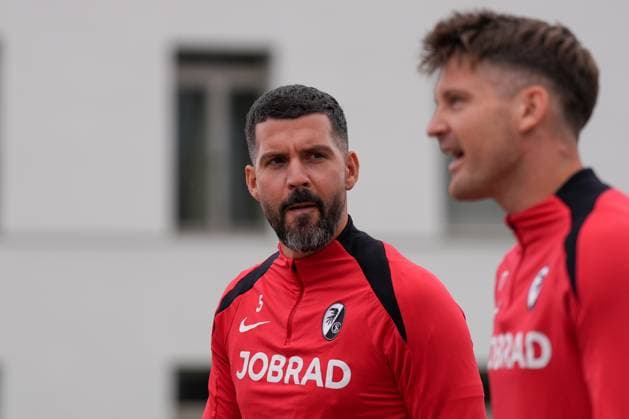 Anthony Jung (SC Freiburg, 05) , letztes medienöffentliches Training des SC Freiburg vor dem ersten Europa League Spiel in der Ligaphase, Deutschland, Fussball, UEFA Europa League, 1.Spieltag, 2025 2026, SC Freiburg vs. FC Basel, 23.09.2025, letztes medienöffentliches Training des SC Freiburg vor dem ersten Europa League Spiel in der Ligaphase, Europa-Park Stadion, Freiburg, Deutschland Freiburg Europa-Park Stadion Baden-Württemberg Deutschland Copyright: xArnexAmbergx
