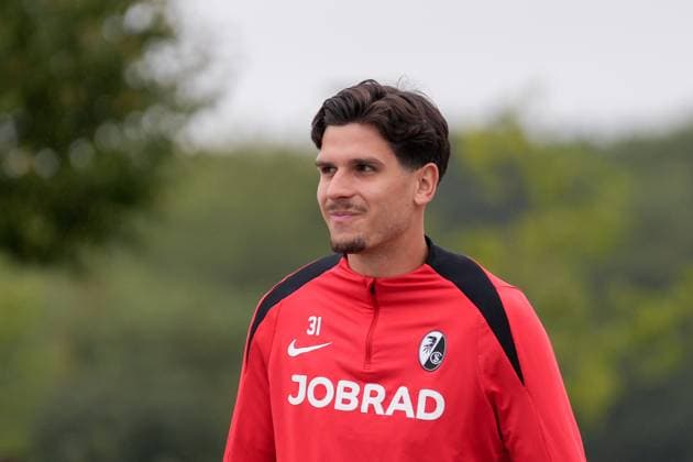 Igor Matanovic (SC Freiburg, 31) , letztes medienöffentliches Training des SC Freiburg vor dem ersten Europa League Spiel in der Ligaphase, Deutschland, Fussball, UEFA Europa League, 1.Spieltag, 2025 2026, SC Freiburg vs. FC Basel, 23.09.2025, letztes medienöffentliches Training des SC Freiburg vor dem ersten Europa League Spiel in der Ligaphase, Europa-Park Stadion, Freiburg, Deutschland Freiburg Europa-Park Stadion Baden-Württemberg Deutschland Copyright: xArnexAmbergx