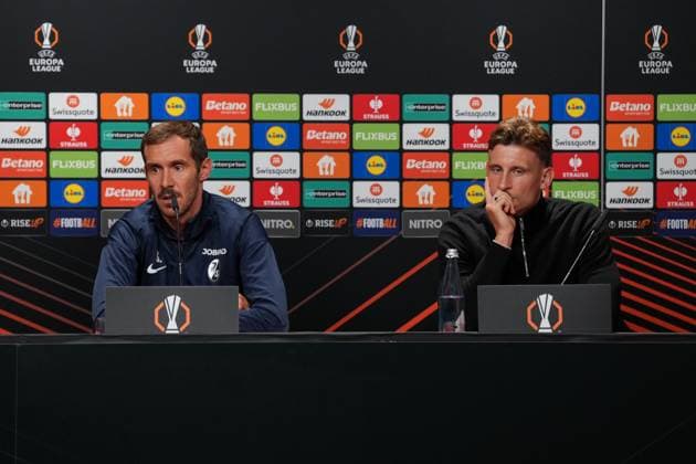 Julian Schuster (SC Freiburg, Trainer) und Maximilian Eggestein (SC Freiburg, 08) , Pressekonferenz des SC Freiburg vor dem ersten Europa League Spiel in der Ligaphase, Pressegespräch, Deutschland, Fussball, UEFA Europa League, 1.Spieltag, 2025 2026, SC Freiburg vs. FC Basel, 23.09.2025, Pressekonferenz des SC Freiburg vor dem ersten Europa League Spiel in der Ligaphase, Pressegespräch, Schweiz, Europa-Park Stadion, Freiburg, Deutschland Freiburg Europa-Park Stadion Baden-Württemberg Deutschland Copyright: xArnexAmbergx