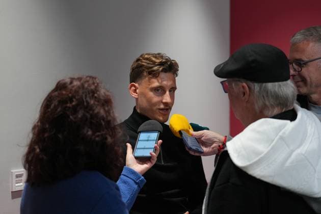Maximilian Eggestein (SC Freiburg, 08) im Gespräch mit verschiedenen Pressevertretern , Pressekonferenz des SC Freiburg vor dem ersten Europa League Spiel in der Ligaphase, Pressegespräch, Deutschland, Fussball, UEFA Europa League, 1.Spieltag, 2025 2026, SC Freiburg vs. FC Basel, 23.09.2025, Pressekonferenz des SC Freiburg vor dem ersten Europa League Spiel in der Ligaphase, Pressegespräch, Schweiz, Europa-Park Stadion, Freiburg, Deutschland Freiburg Europa-Park Stadion Baden-Württemberg Deutschland Copyright: xArnexAmbergx