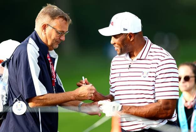 Michael Strahan of Team USA during the Celebrity All-Star match. 2025 Ryder Cup, Celebrity Match, Golf, Bethpage Black Golf Course, New York, USA - 24 Sep 2025New York Bethpage Black Golf Course New York (NY) United States of America EDITORIAL USE ONLY No use with unauthorised audio, video, data, fixture lists, club league logos or live services. Online in-match use limited to 120 images, no video emulation. No use in betting, games or single club league player publications. Copyright: xJamesxMarsh Shutterstockx 15500192am