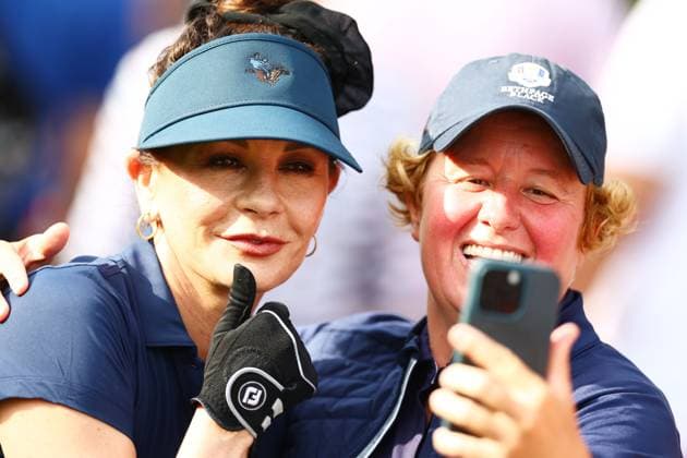 Catherine Zeta-Jones of Team Europe during the Celebrity All-Star match. 2025 Ryder Cup, Celebrity Match, Golf, Bethpage Black Golf Course, New York, USA - 24 Sep 2025New York Bethpage Black Golf Course New York (NY) United States of America EDITORIAL USE ONLY No use with unauthorised audio, video, data, fixture lists, club league logos or live services. Online in-match use limited to 120 images, no video emulation. No use in betting, games or single club league player publications. Copyright: xJamesxMarsh Shutterstockx 15500192aw