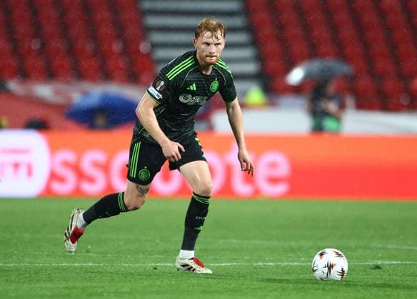 Liam Scales of Celtic Crvena zvezda v Celtic, UEFA Europa League, Football, Rajko Mitic Stadium, Belgrade, Serbia - 24 Sep 2025Belgrade Rajko Mitic Stadium Serbia EDITORIAL USE ONLY No use with unauthorised audio, video, data, fixture lists, club league logos or live services. Online in-match use limited to 120 images, no video emulation. No use in betting, games or single club league player publications. Copyright: xNikolaxKrstic Shutterstockx 15498417bc