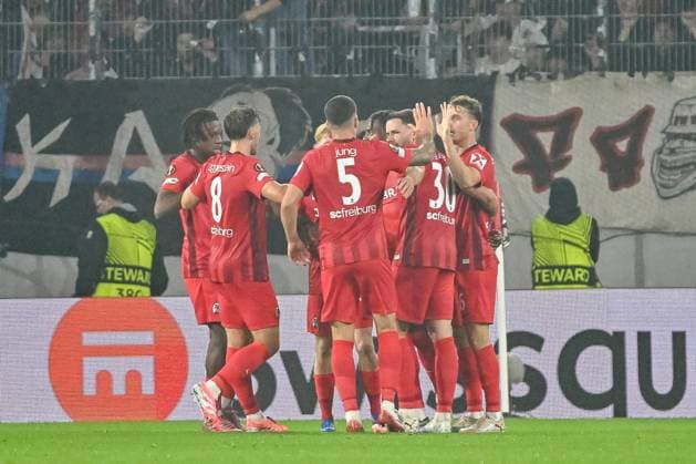 Jubel zum Tor zum 1:0 durch Patrick Osterhage (SC Freiburg, 06) GER, SC Freiburg - FC Basel, Fussball, Europa League, 1. Spieltag, Saison 2025 2026, 24.09.2025 GER, SC Freiburg - FC Basel, Fussball, Europa League, 1. Spieltag, Saison 2025 2026, 24.09.2025 Freiburg Copyright: xEibner-Pressefoto ThomasxHessx EP_THS