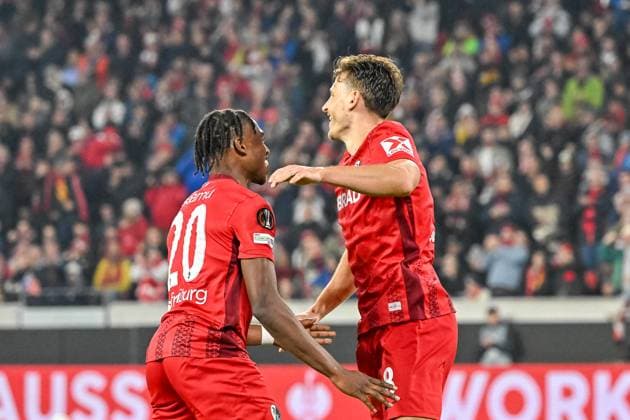 Junior Adamu (SC Freiburg, 20), Maximilian Eggestein (SC Freiburg, 08) jubeln ueber das Tor zum 2:0 durch Maximilian Eggestein (SC Freiburg, 08) GER, SC Freiburg - FC Basel, Fussball, Europa League, 1. Spieltag, Saison 2025 2026, 24.09.2025 GER, SC Freiburg - FC Basel, Fussball, Europa League, 1. Spieltag, Saison 2025 2026, 24.09.2025 Freiburg Copyright: xEibner-Pressefoto ThomasxHessx EP_THS