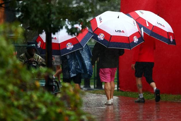 Fans arrive during a weather alert. 2025 Ryder Cup, Thursday Practice, Golf, Bethpage Black Golf Course, New York, USA - 25 Sep 2025New York Bethpage Black Golf Course New York (NY) United States of America EDITORIAL USE ONLY No use with unauthorised audio, video, data, fixture lists, club league logos or live services. Online in-match use limited to 120 images, no video emulation. No use in betting, games or single club league player publications. Copyright: xJamesxMarsh Shutterstockx 15500195l