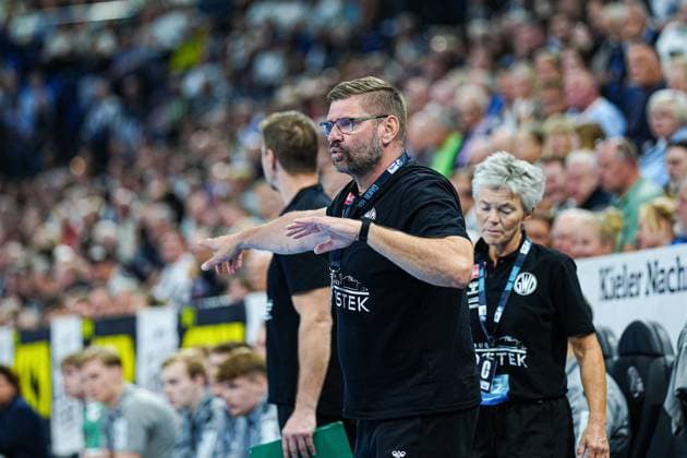 Aaron Ziercke (GWD Minden, Trainer) GER, THW Kiel vs. GWD Minden, Handball, 1. Bundesliga, Spieltag 15, Saison 2025 2026, 25.09.2025 GER, THW Kiel vs. GWD Minden, Handball, 1. Bundesliga, Spieltag 15, Saison 2025 2026, 25.09.2025 Kiel Copyright: xEibner-Pressefoto MarcelxvonxFehrnx EP_MFN