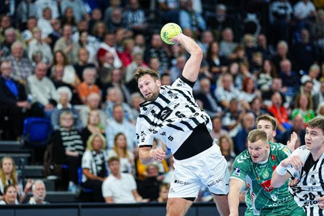 Wurf Tor Harald Reinkind (THW Kiel, 06) GER, THW Kiel vs. GWD Minden, Handball, 1. Bundesliga, Spieltag 15, Saison 2025 2026, 25.09.2025 GER, THW Kiel vs. GWD Minden, Handball, 1. Bundesliga, Spieltag 15, Saison 2025 2026, 25.09.2025 Kiel Copyright: xEibner-Pressefoto MarcelxvonxFehrnx EP_MFN