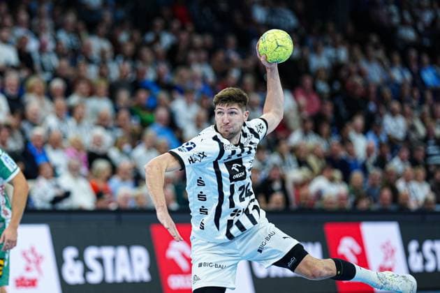 7 Meter Wurf Tor Lukas Zerbe (THW Kiel, 24) GER, THW Kiel vs. GWD Minden, Handball, 1. Bundesliga, Spieltag 15, Saison 2025 2026, 25.09.2025 GER, THW Kiel vs. GWD Minden, Handball, 1. Bundesliga, Spieltag 15, Saison 2025 2026, 25.09.2025 Kiel Copyright: xEibner-Pressefoto MarcelxvonxFehrnx EP_MFN