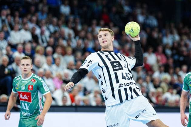 7 Meter Wurf Tor Emil Wernsdorf Madsen (THW Kiel, 45) GER, THW Kiel vs. GWD Minden, Handball, 1. Bundesliga, Spieltag 15, Saison 2025 2026, 25.09.2025 GER, THW Kiel vs. GWD Minden, Handball, 1. Bundesliga, Spieltag 15, Saison 2025 2026, 25.09.2025 Kiel Copyright: xEibner-Pressefoto MarcelxvonxFehrnx EP_MFN