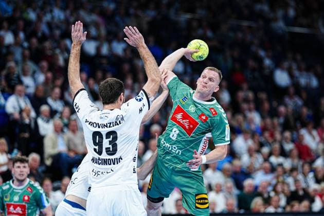 Wurf Tor Karolis Antanavicius (GWD Minden, 08) GER, THW Kiel vs. GWD Minden, Handball, 1. Bundesliga, Spieltag 15, Saison 2025 2026, 25.09.2025 GER, THW Kiel vs. GWD Minden, Handball, 1. Bundesliga, Spieltag 15, Saison 2025 2026, 25.09.2025 Kiel Copyright: xEibner-Pressefoto MarcelxvonxFehrnx EP_MFN