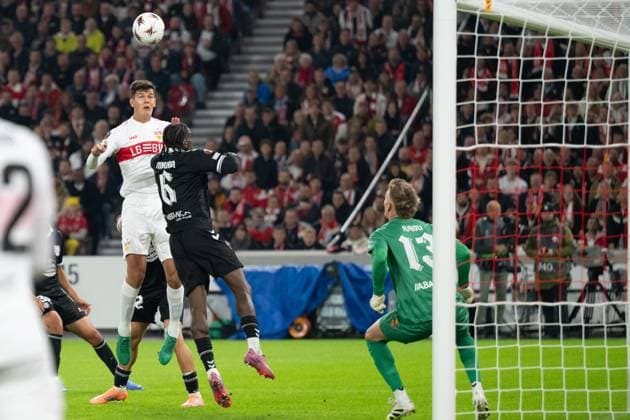 Torchance, v.li. Chema Andreas (VfB Stuttgart, 30), Ilaix Moriba (Celta Vigo, 06), Andrei Radu (Celta Vigo, 13) GER, VfB Stuttgart vs. Celta Vigo, Fussball, UEFA Europa League, Herren, 1. Spieltag, Spielzeit 2025 2026, 25.09.2025, GER, VfB Stuttgart vs. Celta Vigo, Fussball, UEFA Europa League, Herren, 1. Spieltag, Spielzeit 2025 2026, 25.09.2025 Stuttgart Copyright: xEibner-Pressefoto WolfgangxFrankx EP_WFK