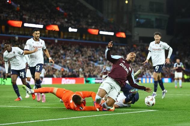 Lukasz Skorupski of Bologna saves under pressure from Donyell Malen of Aston Villa Aston Villa v Bologna, UEFA Europa League, Football, Villa Park, Birmingham, UK - 25 Sep 2025Birmingham Villa Park United Kingdom EDITORIAL USE ONLY No use with unauthorised audio, video, data, fixture lists, club league logos or live services. Online in-match use limited to 120 images, no video emulation. No use in betting, games or single club league player publications. Copyright: xMichaelxZemanek Shutterstockx 15498609j