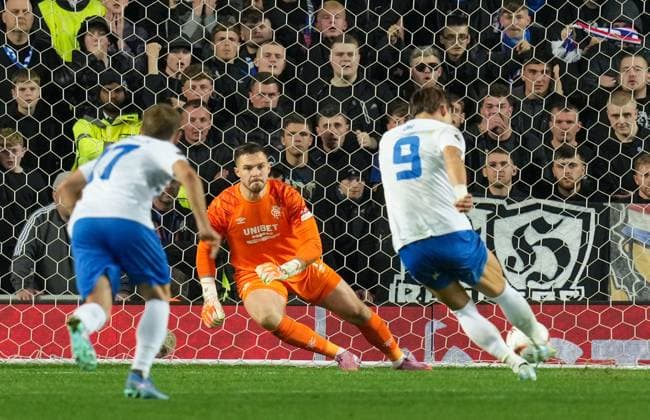 Rangers goalkeeper Jack Butland saves a penalty kick from Hyeongyu Oh of Genk Rangers v Genk, UEFA Europa League, Football, Ibrox Stadium, Glasgow, Scotland, UK - 25 Sep 2025Glasgow Ibrox Stadium Scotland United Kingdom EDITORIAL USE ONLY No use with unauthorised audio, video, data, fixture lists, club league logos or live services. Online in-match use limited to 120 images, no video emulation. No use in betting, games or single club league player publications. Copyright: xStuartxWallace Shutterstockx 15498613an