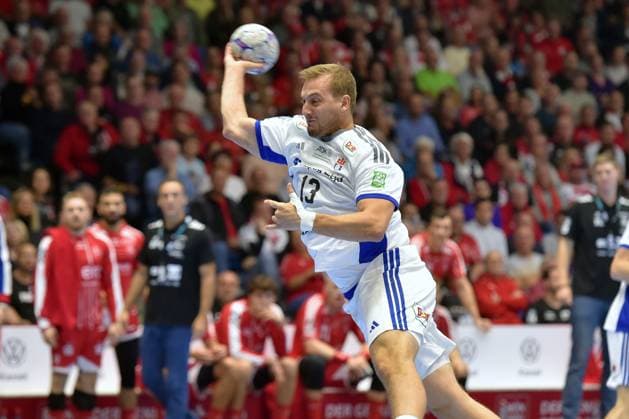 Niklas Weller (HSV Hamburg 13) beim Wurf , GER, MT Melsungen - Handball Verein Hamburg, Handball, 1. Bundesliga, 6. Spieltag, Saison 2025 2026, 26.09.2025, GER, MT Melsungen - HSV Hamburg, Handball, 1. Bundesliga, 6. Spieltag, Saison 2025 2026, 26.09.2025 Kassel Copyright: xEibner-Pressefotox xRolandxSippelx EP_RSL