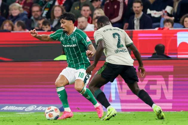 Cameron Puertas (Werder Bremen) und Dayot Upamecano (FC Bayern Muenchen) kaempfen um den Ball, Bundesliga, FC Bayern München v SV Werder Bremen, Allianz Arena am 26. September 2025 in München, Deutschland. (Foto von Marco Steinbrenner DeFodi Images) Cameron Puertas (Werder Bremen) und Dayot Upamecano (FC Bayern Muenchen) battle for the ball, Bundesliga, FC Bayern München v SV Werder Bremen, Allianz Arena, September 26, 2025 in München, Germany. (Photo by Marco Steinbrenner DeFodi Images) DFL regulations prohibit any use of photographs as image sequences and or quasi-video. Cameron Puertas Werder Bremen and Dayot Upamecano FC Bayern Muenchen battle for the ball, Bundesliga, FC Bayern München v SV Werder Bremen, Allianz Arena, September 26, 2025 in Munich, Germany Photo by Marco Steinbrenner DeFodi Images Cameron Puertas Werder Bremen and Dayot Upamecano FC Bayern Muenchen battle for the ball, Bundesliga, FC Bayern München v SV Werder Bremen, Allianz Arena, September 26, 2025 in München, Germany Photo by Marco Steinbrenner DeFodi Images DFL regulations prohibit any use of photographs as image sequences and or quasi video