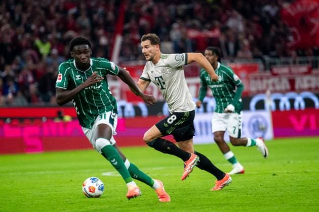 Leon Goretzka (FC Bayern Muenchen, 08) im Zweikampf mit Abdoul Karim Coulibaly (Werder Bremen, 31), GER, FC Bayern Muenchen (FCB) vs SV Werder Bremen, Fussball Bundesliga, 5. Spieltag, Saison 2025 2026, 26.09.2025 DFB DFL regulations prohibit any use of photographs as image sequences and or quasi-video GER, FC Bayern Muenchen (FCB) vs SV Werder Bremen, Fussball Bundesliga, 5. Spieltag, Saison 2025 2026, 26.09.2025 Muenchen Copyright: xEibner-Pressefoto Memmlerx EP_MMR