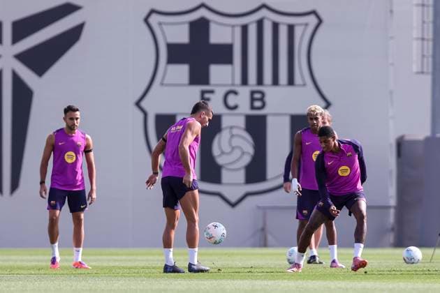 September 27, 2025, Sant Joan Despi, Barcelona, SPAIN: Marcus Rashford, Eric Garcia, Ferran Torres and Lamine Yamal during the training day of FC Barcelona, Barca ahead the Spanish League, La Liga EA Sports, football match against Real Sociedad at Ciudad Esportiva Joan Gamper on September 27, 2025 in Sant Joan Despi, Barcelona, Spain. Sant Joan Despi SPAIN - ZUMAa181 20250927_zaa_a181_016 Copyright: xJavierxBorregox