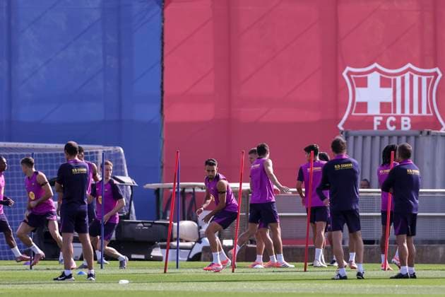September 27, 2025, Sant Joan Despi, Barcelona, SPAIN: Eric Garcia during the training day of FC Barcelona, Barca ahead the Spanish League, La Liga EA Sports, football match against Real Sociedad at Ciudad Esportiva Joan Gamper on September 27, 2025 in Sant Joan Despi, Barcelona, Spain. Sant Joan Despi SPAIN - ZUMAa181 20250927_zaa_a181_027 Copyright: xJavierxBorregox