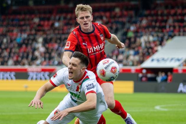 Keven Schlotterbeck (FC Augsburg, 31), Mikkel Kaufmann (FC Heidenheim, 29), GER, 1. FC Heidenheim vs. FC Augsburg, Fussball, Bundesliga, 5. Spieltag, Spielzeit 2025 2026, 27.09.2025, DFL DFB REGULATIONS PROHIBIT ANY USE OF PHOTOGRAPHS AS IMAGE SEQUENCES AND OR QUASI-VIDEO, GER, 1. FC Heidenheim vs. FC Augsburg, Fussball, Bundesliga, 5. Spieltag, Spielzeit 2025 2026, 27.09.2025 Heidenheim Copyright: xEibner-Pressefotox EP_EER