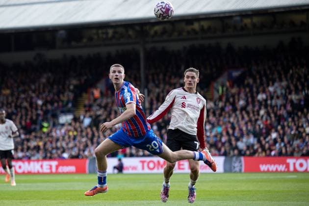 Adam Wharton of Crystal Palace and Florian Wirtz of Liverpool Crystal Palace v Liverpool, Premier League, Football, Selhurst Park, London, UK - 27 Sep 2025London Selhurst Park United Kingdom EDITORIAL USE ONLY No use with unauthorised audio, video, data, fixture lists, club league logos or live services. Online in-match use limited to 120 images, no video emulation. No use in betting, games or single club league player publications. Copyright: xIanxTuttle Shutterstockx 15503911al