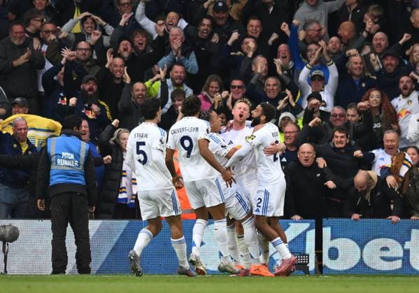 Sean Longstaff of Leeds United celebrates scoring their second goal Leeds United v AFC Bournemouth, Premier League, Football, Elland Road, Leeds, UK - 27 Sep 2025Leeds Elland Road United Kingdom EDITORIAL USE ONLY No use with unauthorised audio, video, data, fixture lists, club league logos or live services. Online in-match use limited to 120 images, no video emulation. No use in betting, games or single club league player publications. Copyright: xRichardxLee Shutterstockx 15503912bg