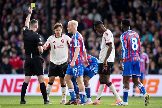 Federico Chiesa of Liverpool is shown a yellow card Crystal Palace v Liverpool, Premier League, Football, Selhurst Park, London, UK - 27 Sep 2025London Selhurst Park United Kingdom EDITORIAL USE ONLY No use with unauthorised audio, video, data, fixture lists, club league logos or live services. Online in-match use limited to 120 images, no video emulation. No use in betting, games or single club league player publications. Copyright: xIanxTuttle Shutterstockx 15503911cb