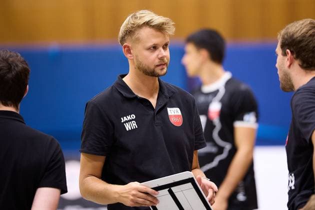 Jan Scheuermann (TV Rottenburg, Trainer), Portrait, Freisteller GER, TuS Kriftel vs. TV Rottenburg,Volleyball, 2. Bundesliga Sued, 3. Spieltag, Spielzeit 2025 2026, 27.09.2025 GER, TuS Kriftel vs. TV Rottenburg,Volleyball, 2. Bundesliga Sued, 3. Spieltag, Spielzeit 2025 2026, 27.09.2025 Kriftel Copyright: xEibner-Pressefoto GeraldxOelze-dexStoppanyx EP_ODS
