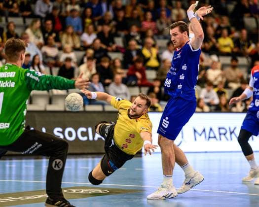 Bis, Bartlomiej (Kreislaeufer, HSC 2000 Coburg, 9), Bauer, Stefan (Kreislaeufer, HBW Balingen-Weilstetten, 99), Kornecki, Mateusz (TW, HBW Balingen-Weilstetten, 1) GER, Bayern, HSC 2000 Coburg gegen HBW Balingen-Weilstetten, 2. Handball Bundesliga, Handball, 5.Spieltag, Saison 2025 2026, 19.30 Uhr, Samstag, 27.09.2025 GER, Bayern, HSC 2000 Coburg gegen HBW Balingen-Weilstetten, 2. Handball Bundesliga, Handball, 5.Spieltag, Saison 2025 2026, 19.30 Uhr, Samstag, 27.09.2025 Coburg Copyright: xEibner-Pressefoto MartinxHerbstx EP_MHT