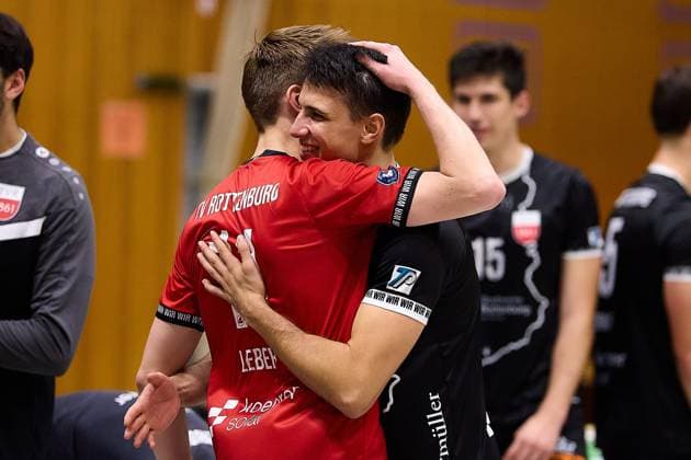 Freude bei Robin Leber (TV Rottenburg, 11) und Milan Kvrzic (TV Rottenburg, 07) nach dem 3:1 Erfolg in Kriftel GER, TuS Kriftel vs. TV Rottenburg,Volleyball, 2. Bundesliga Sued, 3. Spieltag, Spielzeit 2025 2026, 27.09.2025 GER, TuS Kriftel vs. TV Rottenburg,Volleyball, 2. Bundesliga Sued, 3. Spieltag, Spielzeit 2025 2026, 27.09.2025 Kriftel Copyright: xEibner-Pressefoto GeraldxOelze-dexStoppanyx EP_ODS
