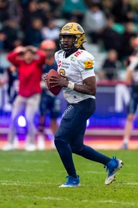 Clifton Bernard Mc Dowell II (6, QB, Dresden Monarchs) GER, ifm Ravensburg Razorbacks vs Dresden Monarchs, American Football, GFL, Saison 2025, Playoffs, Halbfinale, 27.09.2025, GER, ifm Ravensburg Razorbacks vs Dresden Monarchs, American Football, GFL, Saison 2025, Playoffs, Halbfinale, 27.09.2025 Weingarten Copyright: xEibner-Pressefoto FlorianxWolfx EP_FWF