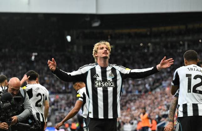 Nick Woltemade of Newcastle United celebrates scoring their first goal Newcastle United v Arsenal, Premier League, Football, St James Park, Newcastle, UK - 28 Sep 2025Newcastle St James Park United Kingdom EDITORIAL USE ONLY No use with unauthorised audio, video, data, fixture lists, club league logos or live services. Online in-match use limited to 120 images, no video emulation. No use in betting, games or single club league player publications. Copyright: xRichardxLee Shutterstockx 15503935au