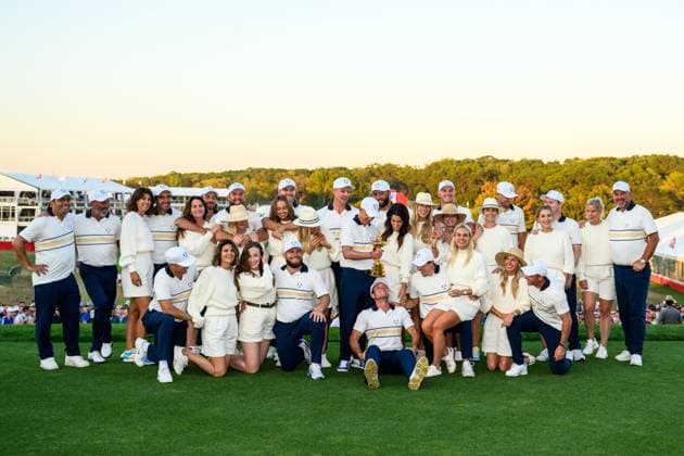 250928 Tommy Fleetwood, Shane Lowry, Rasmus Hojgaard, Justin Rose, Team Captain Luke Donald, Jon Rahm, Sepp Straka, Ludvig Aberg, Rory McIlroy, Robert MacIntyre, Tyrrell Hatton, Matt Fitzpatrick and Viktor Hovland of Team Europe together with their partners celebrate after winning the Ryder Cup on day 3 of the Ryder Cup on September 28, 2025 in New York. Photo: Jesper Zerman BILDBYRAN kod JZ JZ0619 golf ryder cup day 3 bbeng jubel Copyright: JESPERxZERMAN BB250928JZ084