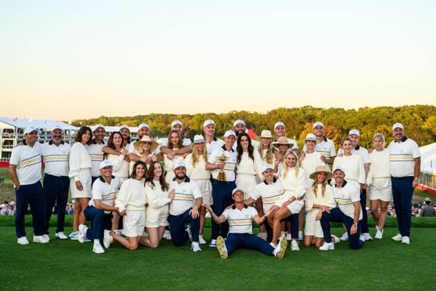 250928 Tommy Fleetwood, Shane Lowry, Rasmus Hojgaard, Justin Rose, Team Captain Luke Donald, Jon Rahm, Sepp Straka, Ludvig Aberg, Rory McIlroy, Robert MacIntyre, Tyrrell Hatton, Matt Fitzpatrick and Viktor Hovland of Team Europe together with their partners celebrate after winning the Ryder Cup on day 3 of the Ryder Cup on September 28, 2025 in New York. Photo: Jesper Zerman BILDBYRAN kod JZ JZ0619 golf ryder cup day 3 bbeng jubel Copyright: JESPERxZERMAN BB250928JZ091