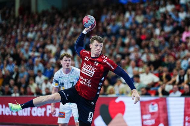 7 Meter Wurf Tor Emil Manfeldt Jakobsen (SG Flensburg-Handewitt, 31) GER, SG Flensburg-Handewitt vs. Frisch Auf Goeppingen, Handball, Bundesliga, Spieltag 6, Saison 2026 2026, 28.09.2025 GER, SG Flensburg-Handewitt vs. Frisch Auf Goeppingen, Handball, Bundesliga, Spieltag 6, Saison 2026 2026, 28.09.2025 Flensburg Copyright: xEibner-Pressefoto MarcelxvonxFehrnx EP_MFN