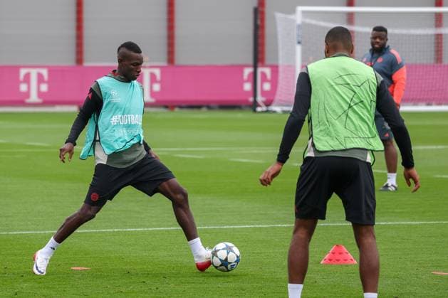 Nicolas Jackson (FC Bayern Muenchen, 11) mit Ball mit Jonathan Tah (FC Bayern Muenchen, 04), GER, Abschlusstraining, FC Bayern Muenchen, Fussball, UEFA Champions League, Liga-Phase, 2. Spieltag, Saison 2025 2026, 29.09.2025, GER, Abschlusstraining, FC Bayern Muenchen, Fussball, UEFA Champions League, Liga-Phase, 2. Spieltag, Saison 2025 2026, 29.09.2025 Muenchen Copyright: xEibner-Pressefoto JennixMaulx EP_JML