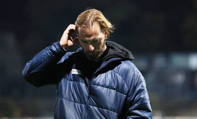 Leipzig, 26.09.2025, Bruno-Plache-Stadion, Fußball, Regionalliga NordOst, 10. Spieltag , 1.FC Lok Leipzig vs. SV Babelsberg 03 , Im Bild; Trainer Ronny Ermel, SV Babelsberg. , Nur zur redaktionellen Nutzung. Only editorial use. , DFB regulations prohibit any use of photographs as image sequences and or quasi-video. ,