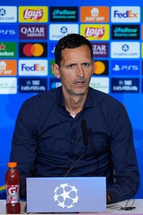 September 29, 2025, Madrid, Madrid, Spain: Dino Toppmoller, head coach of Eintracht Frankfurt, attends a press conference, PK, Pressekonferenz ahead of their UEFA Champions League 2025 26 match against Atletico de Madrid at Riyadh Air Metropolitano on September 29, 2025, in Madrid, Spain. Madrid Spain - ZUMAa181 20250929_zaa_a181_016 Copyright: xDennisxAgyemanx