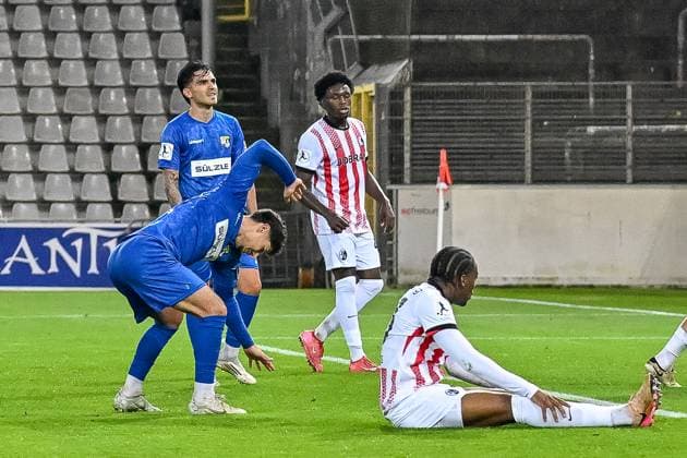 Halim Eroglu (TSG Balingen, 34) aergert sich ueber eine vergebene Torchance. GER, SC Freiburg - TSG Balingen, Fussball, Regionalliga Suedwest, 10. Spieltag, Saison 2025 2026, 30.09.2025 DFB REGULATIONS PROHIBIT ANY USE OF PHOTOGRAPHS AS IMAGE SEQUENCES AND OR QUASI-VIDEO GER, SC Freiburg - TSG Balingen, Fussball, Regionalliga Suedwest, 10. Spieltag, Saison 2025 2026, 30.09.2025 Freiburg Copyright: xEibner-Pressefoto ThomasxHessx EP_THS