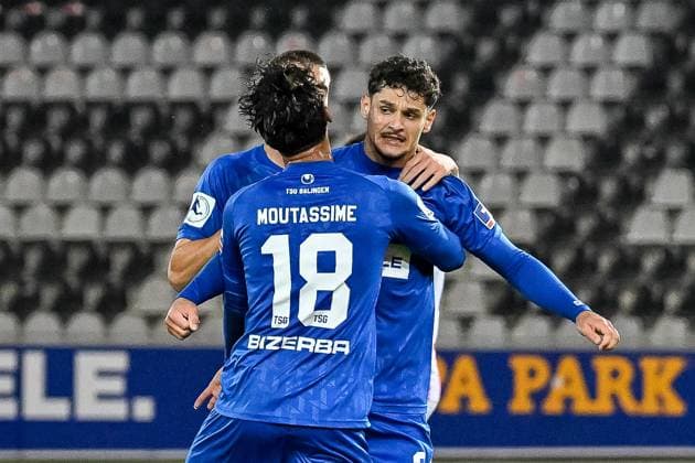 Amnay Moutassime (TSG Balingen, 18), Halim Eroglu (TSG Balingen, 34), Ferdinand Schmidt (TSG Balingen, 08) freuen sich ueber das Tor zum 0:1 durch Halim Eroglu (TSG Balingen, 34) GER, SC Freiburg - TSG Balingen, Fussball, Regionalliga Suedwest, 10. Spieltag, Saison 2025 2026, 30.09.2025 DFB REGULATIONS PROHIBIT ANY USE OF PHOTOGRAPHS AS IMAGE SEQUENCES AND OR QUASI-VIDEO GER, SC Freiburg - TSG Balingen, Fussball, Regionalliga Suedwest, 10. Spieltag, Saison 2025 2026, 30.09.2025 Freiburg Copyright: xEibner-Pressefoto ThomasxHessx EP_THS