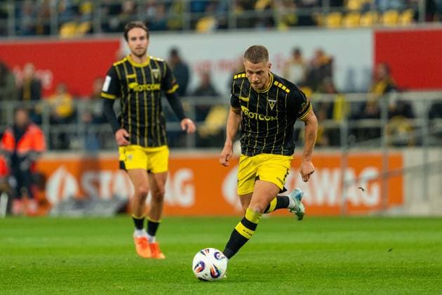 Lukas Scepanik (Alemannia Aachen, 07) Alemannia Aachen vs. Erzgebirge Aue, Fussball, 3. Liga, 9. Spieltag, Saison 2025 2026, 30.09.2025 DFB REGULATIONS PROHIBIT ANY USE OF PHOTOGRAPHS AS IMAGE SEQUENCES AND OR QUASI-VIDEO Alemannia Aachen vs. Erzgebirge Aue, Fussball, 3. Liga, 9. Spieltag, Saison 2025 2026, 30.09.2025 Aachen Copyright: xEibner-Pressefoto J.xDerondeaux EP_JDU