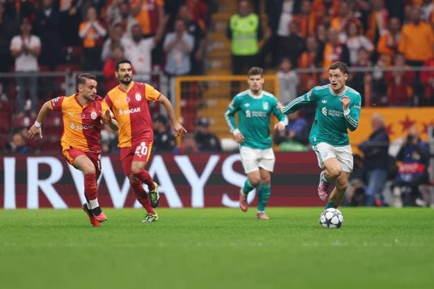 Florian Wirtz of Liverpool on the ball Galatasaray v Liverpool, UEFA Champions League, Group Stage, Football, RAMS Park, Istanbul, Turkey - 30 Sep 2025Istanbul RAMS Park Turkey EDITORIAL USE ONLY No use with unauthorised audio, video, data, fixture lists, club league logos or live services. Online in-match use limited to 120 images, no video emulation. No use in betting, games or single club league player publications. Copyright: xRaddadxJebarah Shutterstockx 15504034ac