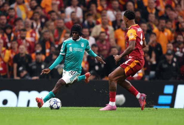 Jeremie Frimpong of Liverpool passes the ball Galatasaray v Liverpool, UEFA Champions League, Group Stage, Football, RAMS Park, Istanbul, Turkey - 30 Sep 2025Istanbul RAMS Park Turkey EDITORIAL USE ONLY No use with unauthorised audio, video, data, fixture lists, club league logos or live services. Online in-match use limited to 120 images, no video emulation. No use in betting, games or single club league player publications. Copyright: xRaddadxJebarah Shutterstockx 15504034ag