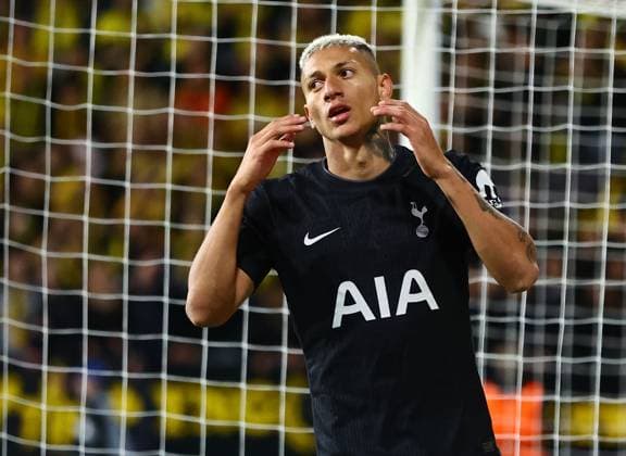 Richarlison of Tottenham Hotspur reacts after failing to score FK Bodo Glimt v Tottenham Hotspur, UEFA Champions League, Group Stage, Football, Aspmyra Stadion, Bodo, Norway - 30 Sep 2025Bodo Aspmyra Stadion Norway EDITORIAL USE ONLY No use with unauthorised audio, video, data, fixture lists, club league logos or live services. Online in-match use limited to 120 images, no video emulation. No use in betting, games or single club league player publications. Copyright: xMichaelxZemanek Shutterstockx 15504026r