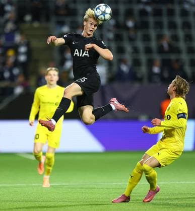 Lucas Bergvall of Tottenham Hotspur FK Bodo Glimt v Tottenham Hotspur, UEFA Champions League, Group Stage, Football, Aspmyra Stadion, Bodo, Norway - 30 Sep 2025Bodo Aspmyra Stadion Norway EDITORIAL USE ONLY No use with unauthorised audio, video, data, fixture lists, club league logos or live services. Online in-match use limited to 120 images, no video emulation. No use in betting, games or single club league player publications. Copyright: xMichaelxZemanek Shutterstockx 15504026u