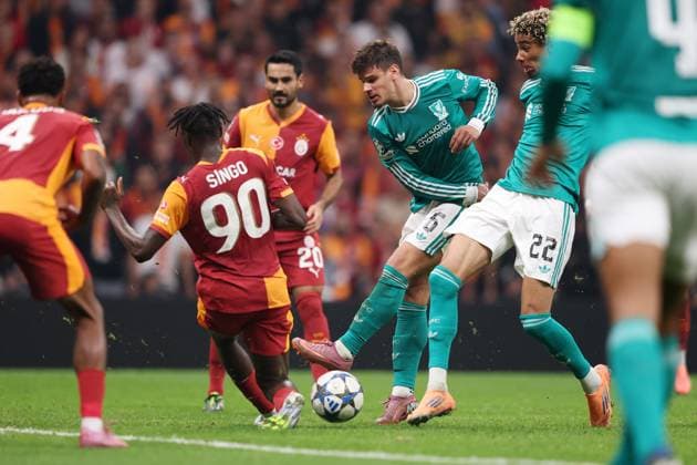 Milos Kerkez of Liverpool has a shot Galatasaray v Liverpool, UEFA Champions League, Group Stage, Football, RAMS Park, Istanbul, Turkey - 30 Sep 2025Istanbul RAMS Park Turkey EDITORIAL USE ONLY No use with unauthorised audio, video, data, fixture lists, club league logos or live services. Online in-match use limited to 120 images, no video emulation. No use in betting, games or single club league player publications. Copyright: xRaddadxJebarah Shutterstockx 15504034au