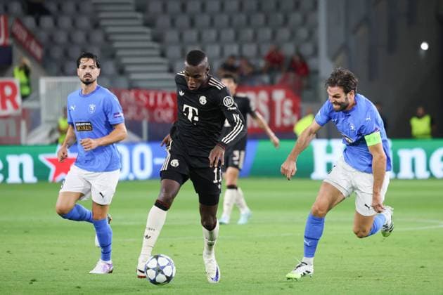 David Goldar (Pafos 5), Nicolas Jackson (Bayern Muenchen 11), CYP, FC Pafos - FC Bayern Muenchen, Fussball, Champions-League, 2. Spieltag, Saison 2025 2026, 30.09.2025 CYP, FC Pafos - FC Bayern Muenchen, Fussball, Champions-League, 2. Spieltag, Saison 2025 2026, 30.09.2025 Limassol Copyright: xEibner-Pressefoto JoergxNiebergax EP_JNL