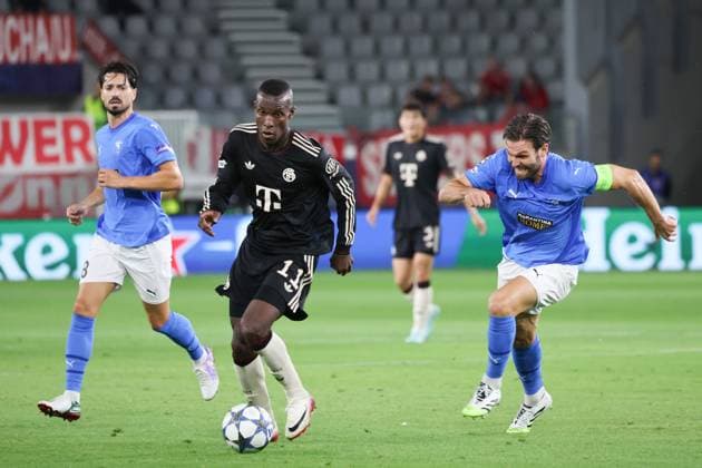 David Goldar (Pafos 5), Nicolas Jackson (Bayern Muenchen 11), CYP, FC Pafos - FC Bayern Muenchen, Fussball, Champions-League, 2. Spieltag, Saison 2025 2026, 30.09.2025 CYP, FC Pafos - FC Bayern Muenchen, Fussball, Champions-League, 2. Spieltag, Saison 2025 2026, 30.09.2025 Limassol Copyright: xEibner-Pressefoto JoergxNiebergax EP_JNL