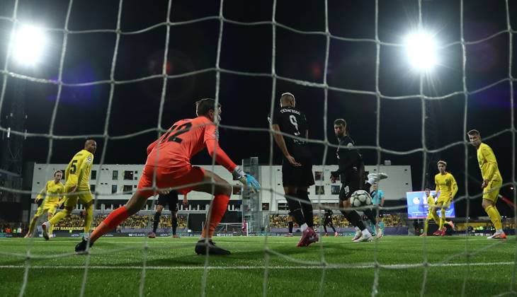 Rodrigo Bentancur of Tottenham Hotspur goal is disallowed by VAR FK Bodo Glimt v Tottenham Hotspur, UEFA Champions League, Group Stage, Football, Aspmyra Stadion, Bodo, Norway - 30 Sep 2025Bodo Aspmyra Stadion Norway EDITORIAL USE ONLY No use with unauthorised audio, video, data, fixture lists, club league logos or live services. Online in-match use limited to 120 images, no video emulation. No use in betting, games or single club league player publications. Copyright: xMichaelxZemanek Shutterstockx 15504026bd